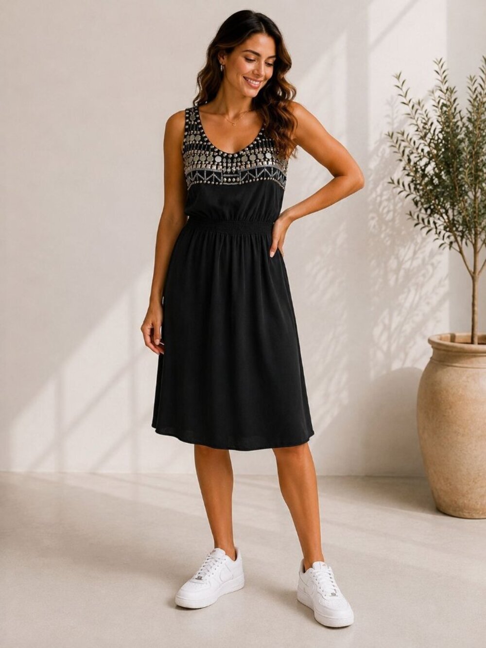 Tory Burch Women’s M Black Embellished Beaded Sleeveless Dress Midi